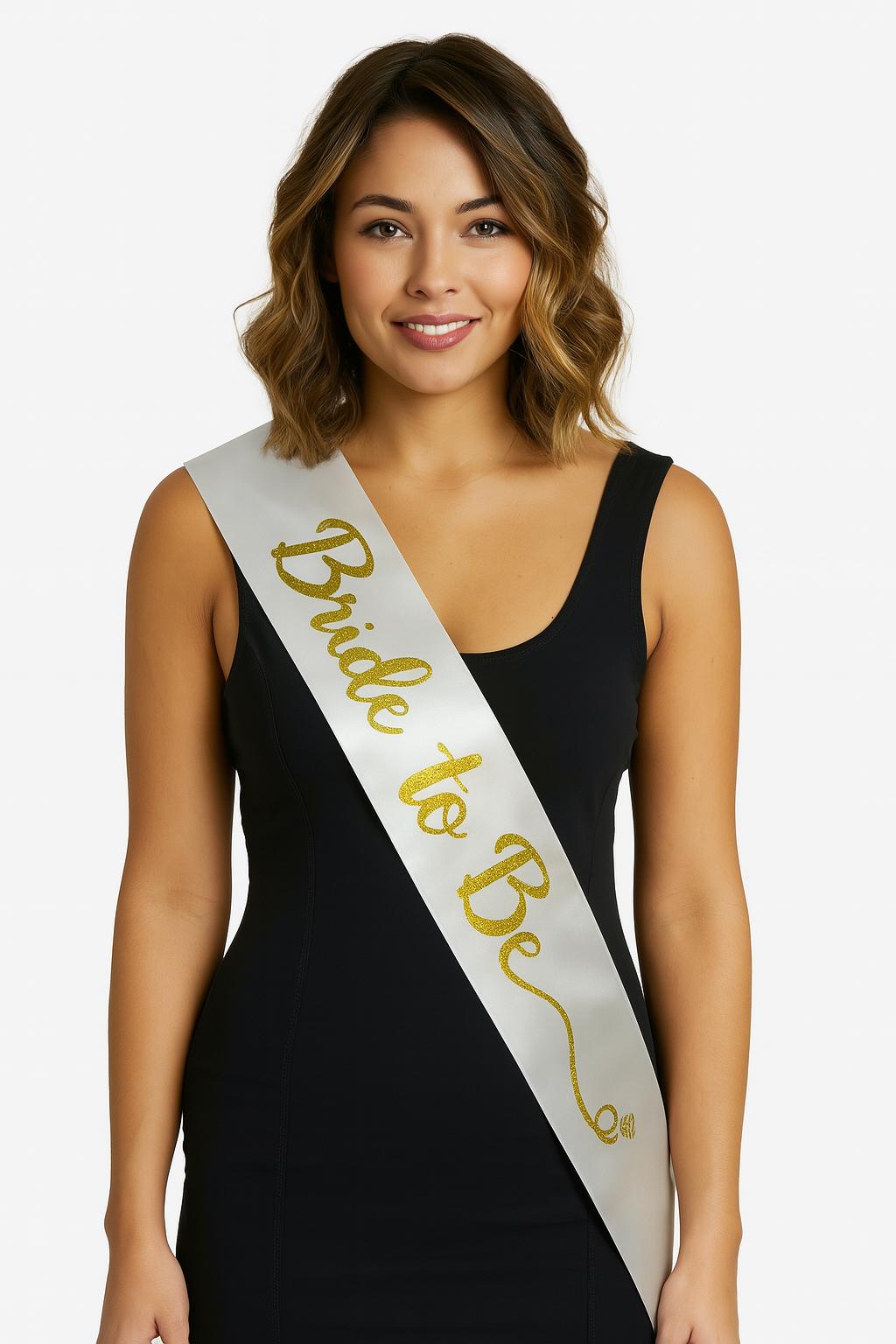 Beyaz Saten Üzerine El Yazısı İtalik Altın Bride To Be Kuşağı 10 cm Genişlik (5563)