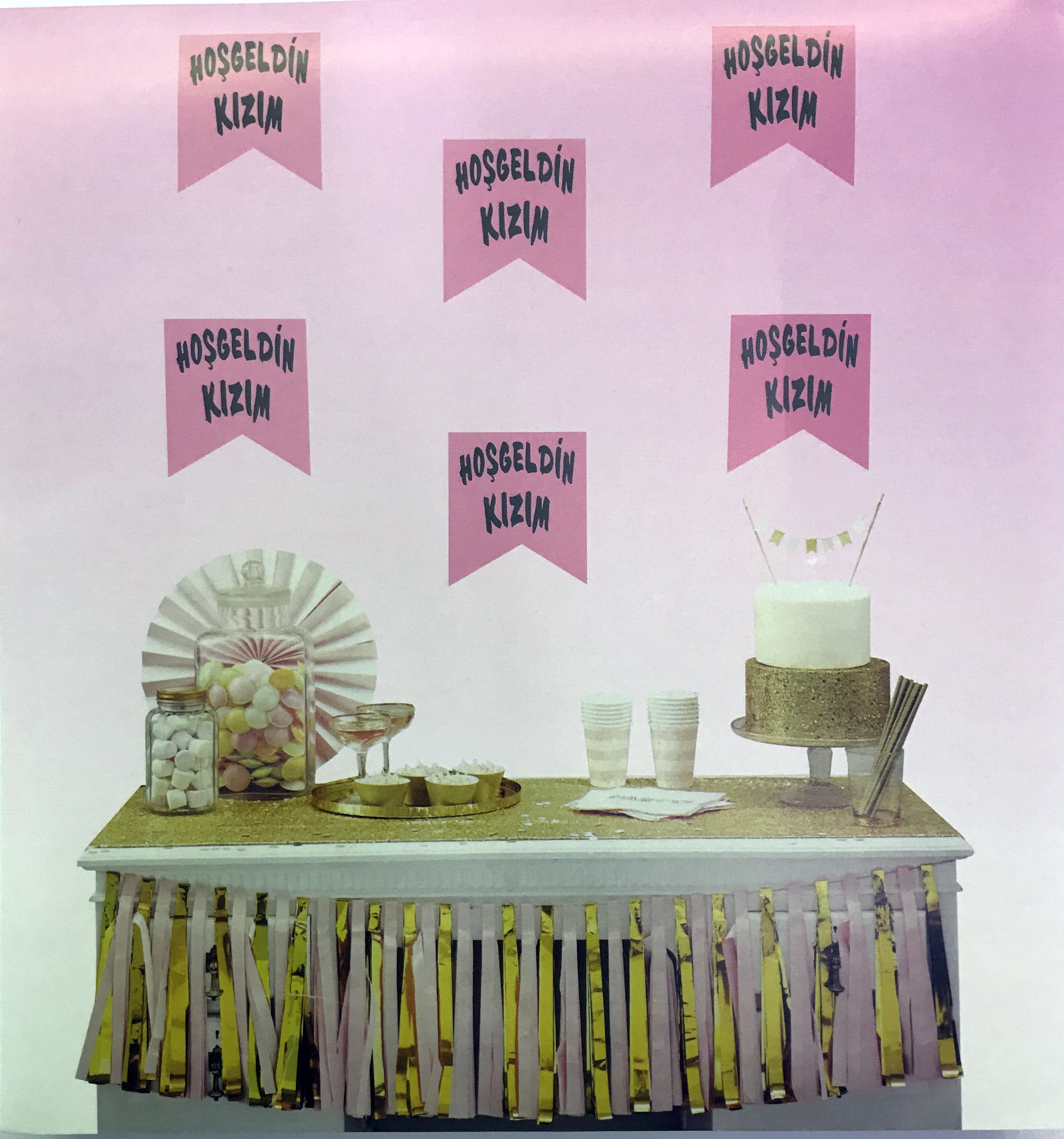 Pembe Üzeri Gümüş Renk Hoşgeldin Kızım Bayrak Süs (5563)