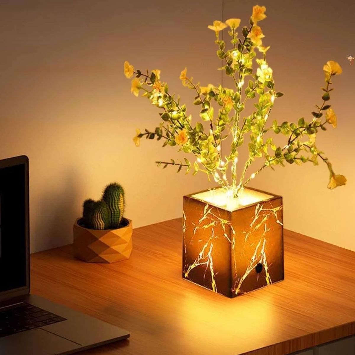 Işıklı Yapay Çiçek – Siyah Saksılı LED Dekoratif Bitki, Masaüstü ve Ev Ofis Aydınlatmalı Süs Bitkisi (5563)
