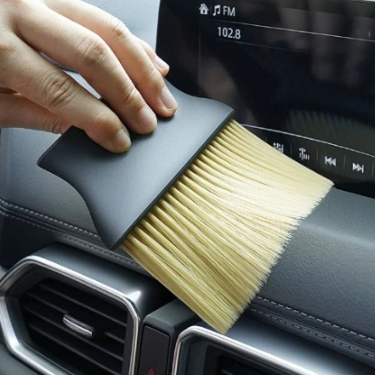 Soft-Bristle Car Interior Detail Dust Cleaning Brush with Er