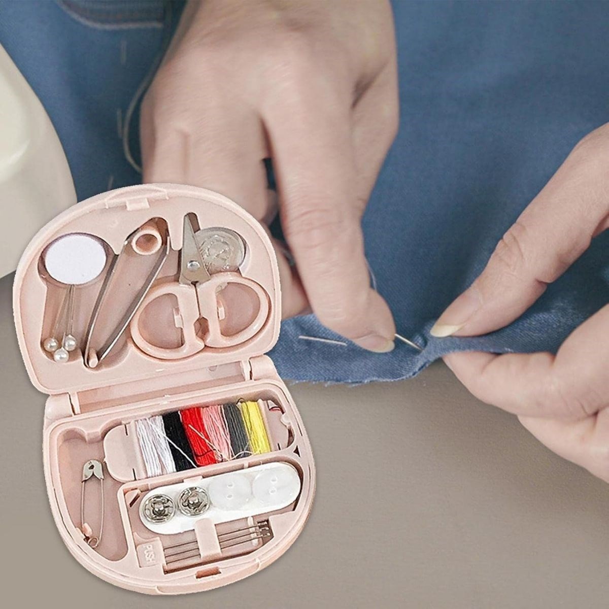 Multifunctional Mini Travel Sewing Kit (5563)