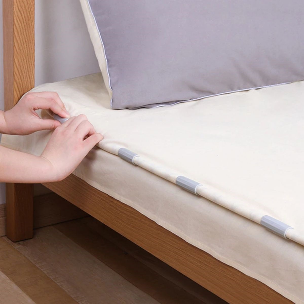 12-Piece Multi-Purpose Sheet Holder Clips, Non-Slip Bedding Organizer (5563) #3