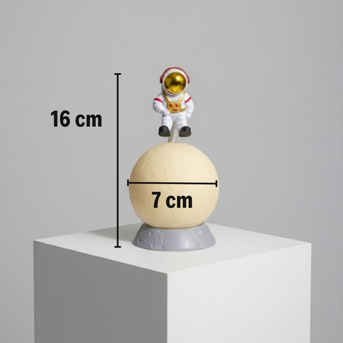 3D Ay Üzerinde Astronot LED Gece Lambası – Dokunmatik 10 Renk Değiştiren Dekoratif Çocuk Odası Masaüstü Ay Lambası (5563) #5
