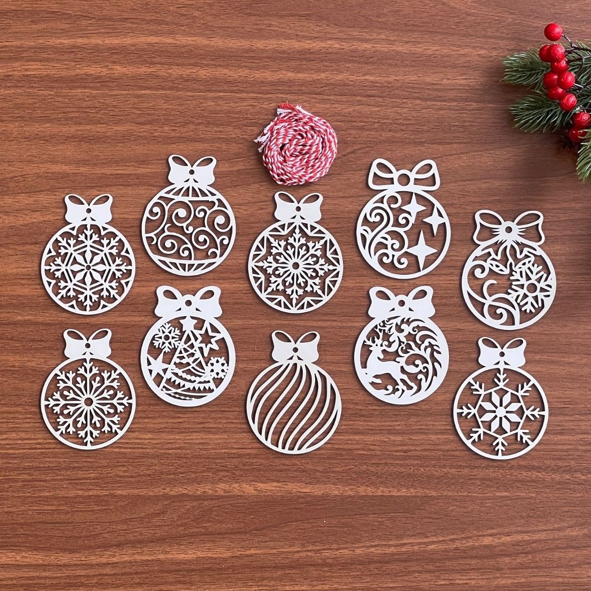 10-Piece Red White Rope Bow Wooden Christmas Tree Ornament (