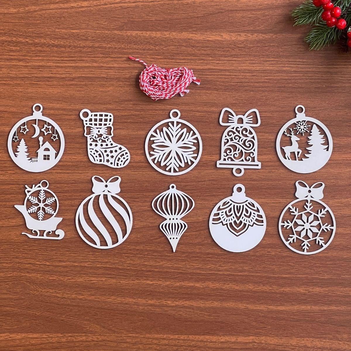 10-Piece Red White Twine Mixed Wooden Christmas Tree Ornamen