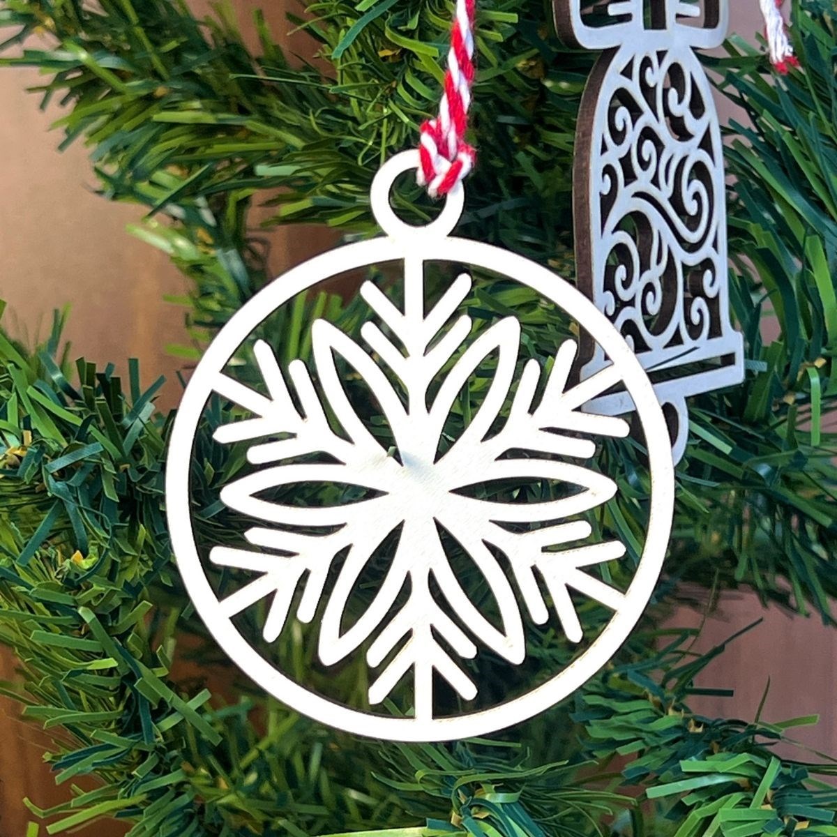 10-Piece Red White Twine Mixed Wooden Christmas Tree Ornaments (5563) #3