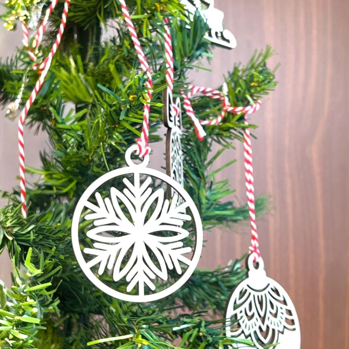 10-Piece Red White Twine Mixed Wooden Christmas Tree Ornaments (5563) #5