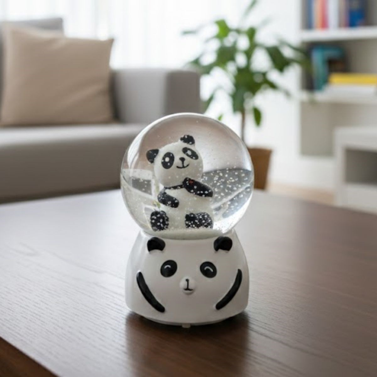 Pilli Işıklı Müzikli Kar Küresi–Sevimli Panda Figürlü Eğlenc