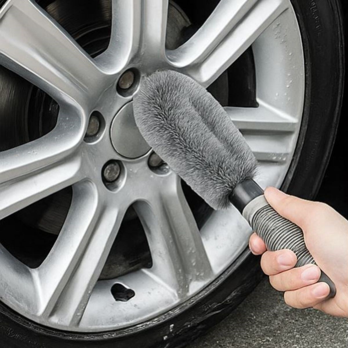 Grey Car Wheel Cleaning Brush – Ergonomic Handle, Durable Br